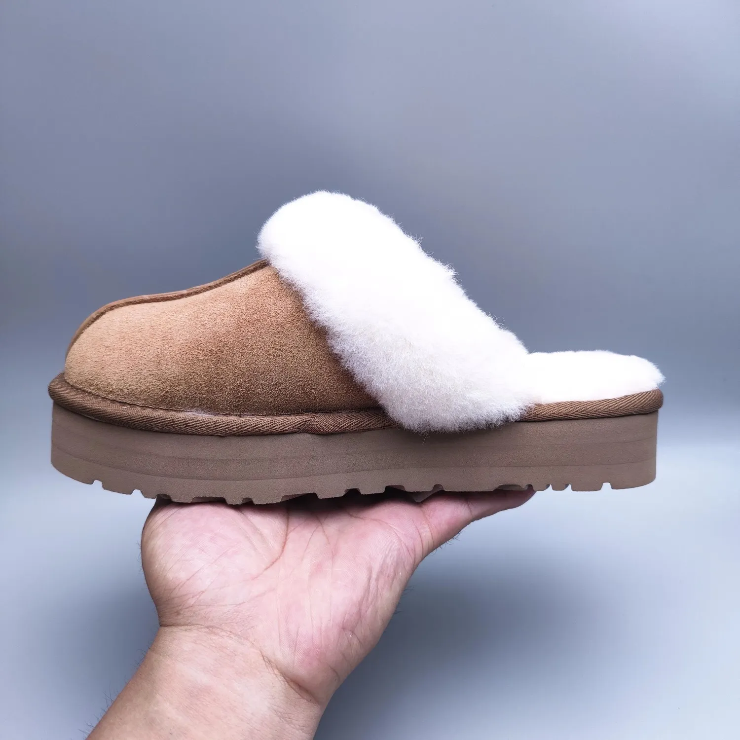 💰440 UGG sheepskin all-in-one snow boots 2550 🔥Thick-soled wool slippers (star slippers plus version) are comfortable and can be worn at home. Wool slippers can be worn outside. Split cow upper, Longfeng moccasin wool lining. The original three-layer combination outsole is light and comfortable on the foot. Only the top version is made. The oil edge craftsmanship is exquisite! Color: maroon gray sand antelope brown black code number: 35-41